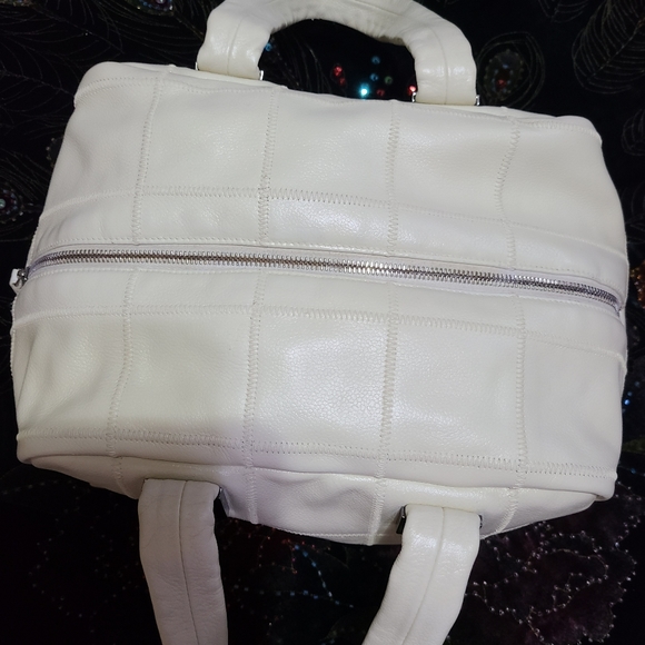 Chanel Bag - Picture 4 of 16